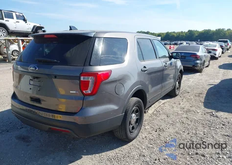 2016 Ford Police Interceptor z USA, uszkodzony, nr VIN 1FM5K8AR9GGA47147